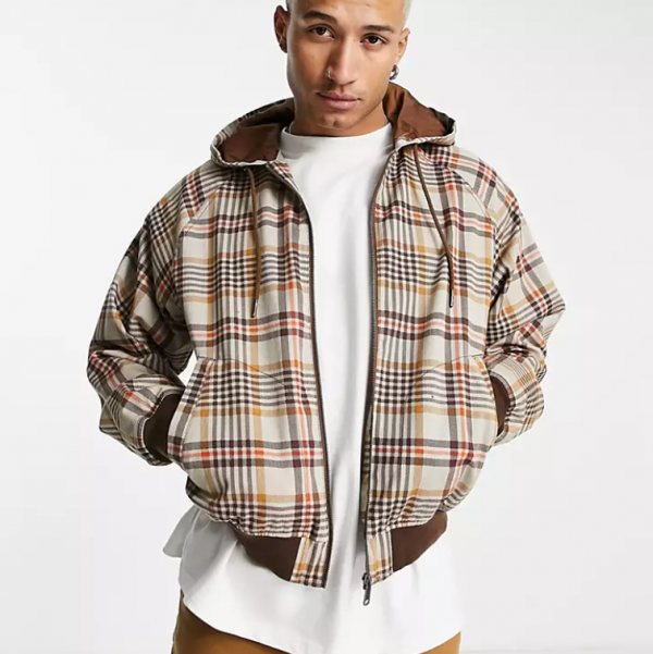 Jaket Bomber Berpotongan Oversize dengan Warna Netral